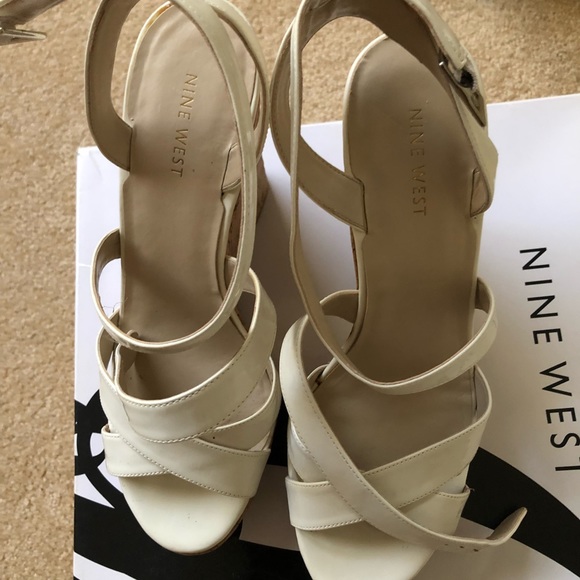 Nine West white sandals/wedges - Picture 5 of 7